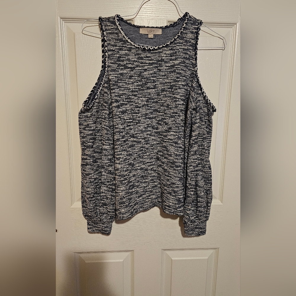 Loft Brand Black & White Shoulder Cut Out Sweater Sz S